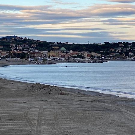 Villa Il Nido Sui Tetti Albisola Superiore Exterior foto