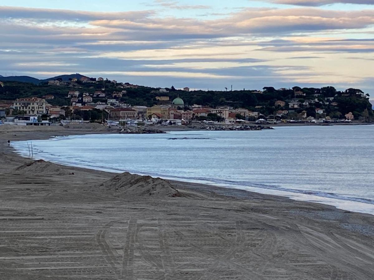 Villa Il Nido Sui Tetti Albisola Superiore Exterior foto